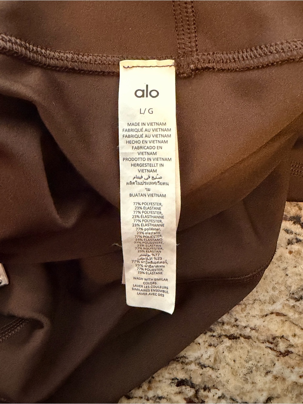 ALO Yoga High-Waist Leggings in Dark Brown - Picture 6 of 6
